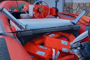 Gommone motore e carrello omologato