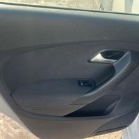 Alzavetro posteriore sx VW Polo 6R anno 2010