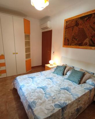 Cameretta camera letto armadi comodini (no letto)