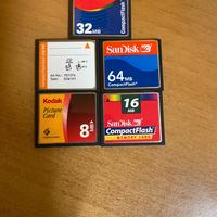 Scheda di memoria compact flash Sandisk e kod