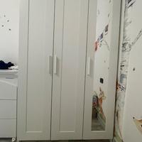 Mobile Ikea tre ante con specchio