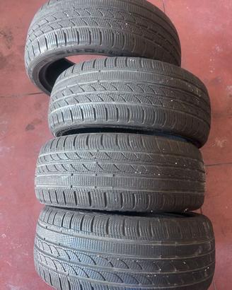Pneumatici invernali 225/40/19 