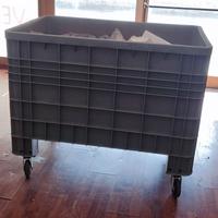  casse in plastica rigida con ruote 