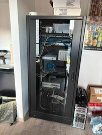 Armadio Rack completo di accessori