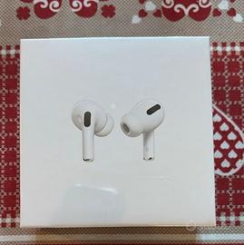 Apple AirPods Pro con custodia di ricarica