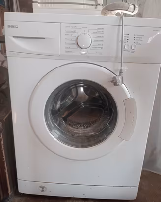 lavatrice Beko EV 5800+ e frigorifero ignis