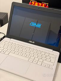 notebook Asus bianco