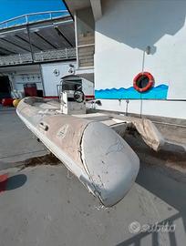 Gommone da sistemare