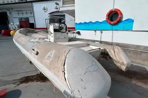 Gommone da sistemare