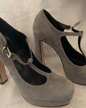 Scarpe con tacco alto