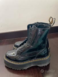 Dr. Martens Jadon stivali