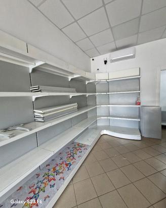 scaffalatura per negozio