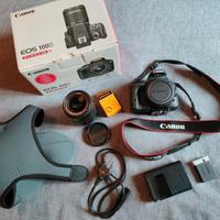 Fotocamera Reflex Canon con obiettivo e accessori 