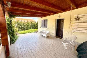 VILLA A SCHIERA A LAMEZIA TERME