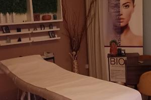 Postazione onicotecnica o cabina estetica