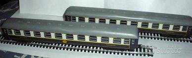N° 2 modellini di Vagoni  ferroviari passeggeri