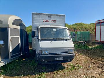 Nissan trade 3.0 turbo diesel 