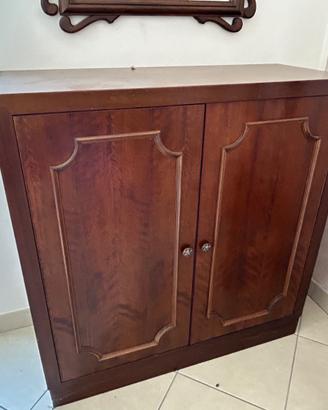 Armadietto in legno