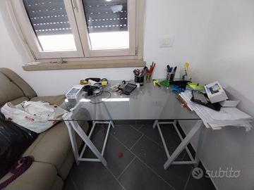 Scrivania in vetro