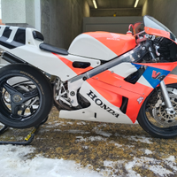 Honda RC 30