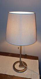 Lampada da tavolo bianca