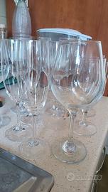 Calice di vino e 2 bicchieri 