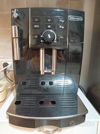De'Longhi ECAM macchina per caffè serie Magnifica 