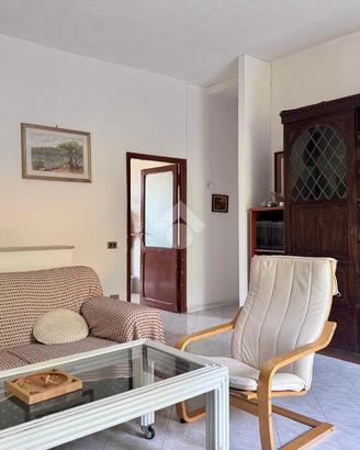 4 LOCALI A CAPRAROLA