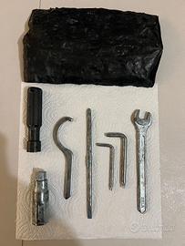KIT ATTREZZI SOTTO SELLA ORIGINALI PIAGGIO LIBERTY
