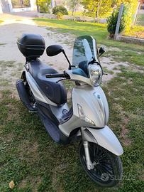 Beverly 300s