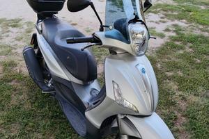Beverly 300s