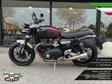 Triumph Speed Twin 1200 Stealth Edition