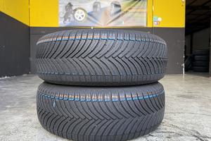 2 Gomme Bridgestone 235/65R17 4 Stagioni85%residui