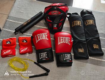 attrezzatura completa per kickboxing ,boxe, ecc.