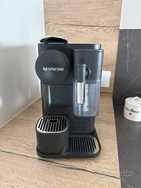Macchinetta Nespresso Lattissima One Delonghi