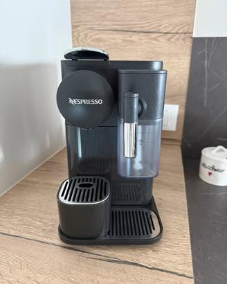 Macchinetta Nespresso Lattissima One Delonghi