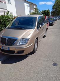 Lancia Phedra anno 2004