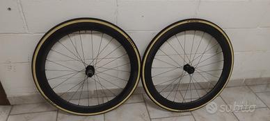 ruote in carbonio Novatec R5