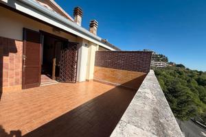 Appartamento ristrutturato con terrazzo panoramico