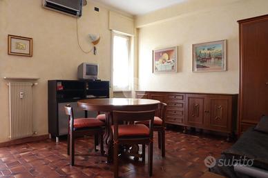 MONOLOCALE A VALENZA