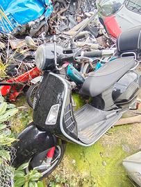 Piaggio Vespa 350 GTS Super