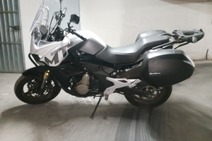 Moto turismo cfmoto 650mt