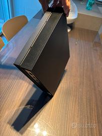 Xbox One X 1TB + 9 Giochi (SENZA CONTROLLER)