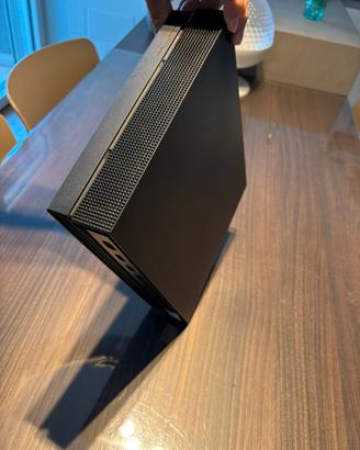 Xbox One X 1TB + 9 Giochi (SENZA CONTROLLER)
