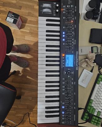 Behringer Deepmind 12