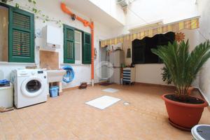 4 LOCALI A PALERMO