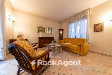 VILLA INDIPENDENTE CON CAMINO E DUE B