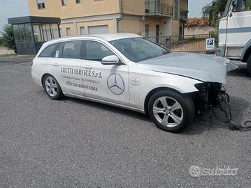 Mercedes classe e w213 654920 demolita per ricambi