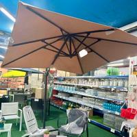 Ombrellone decentrato giardino