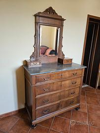 Comò/cassettone in legno con specchiera